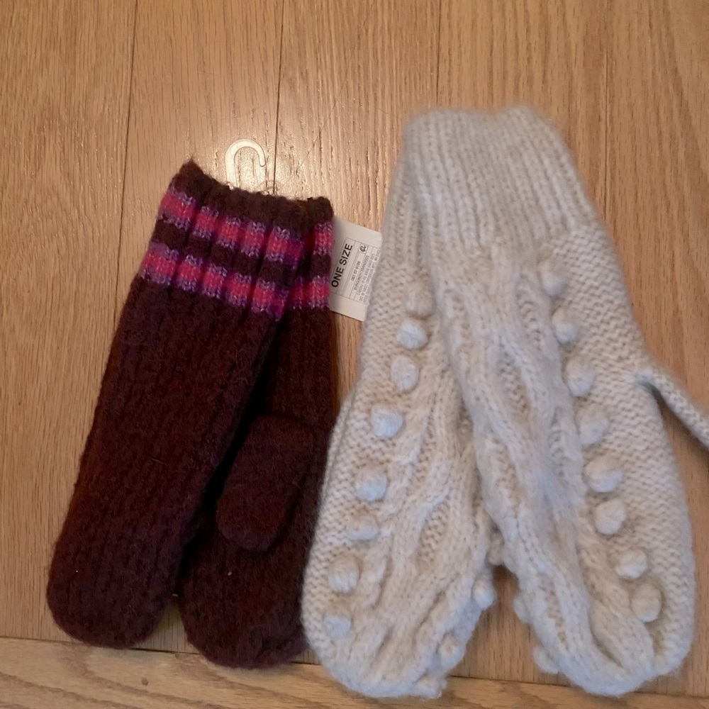 NWT. Mitten Bundle